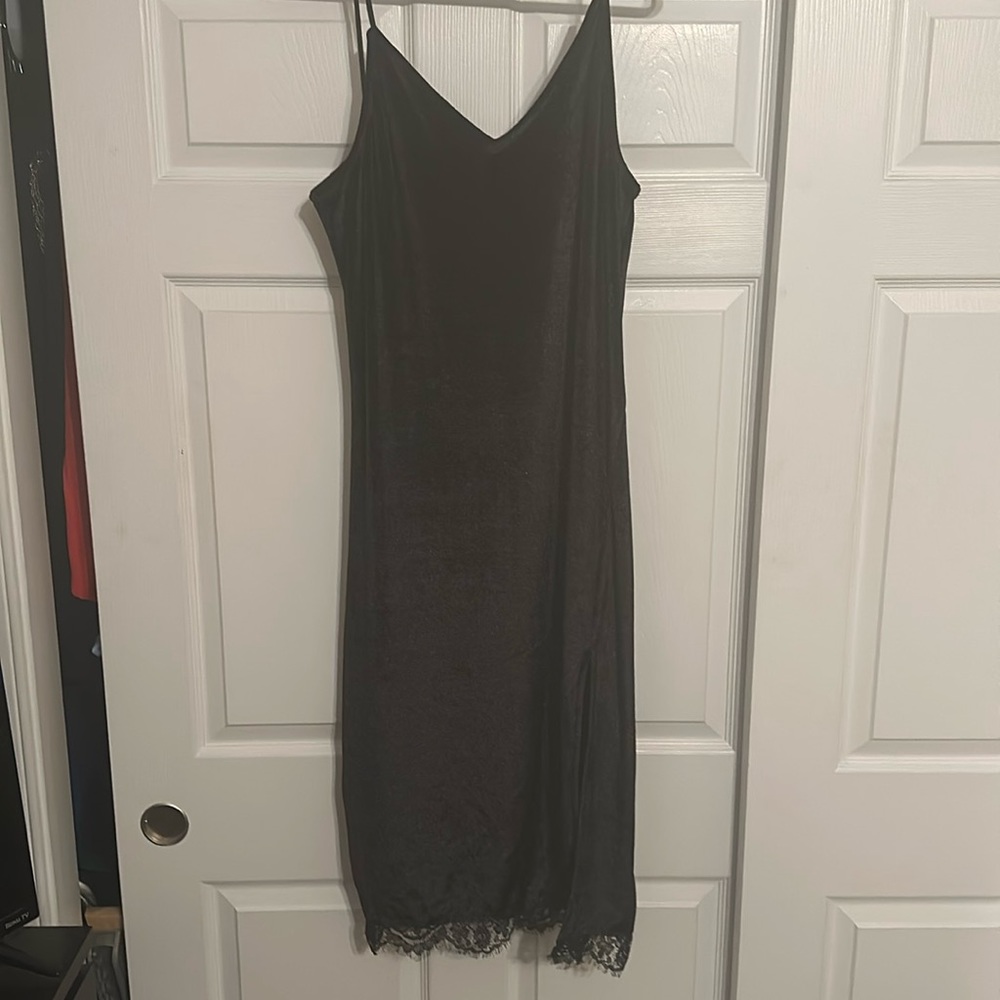 Black Velvet Spaghetti Strap midi dress - HM